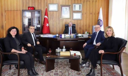 Eğitim Ataşesi John Silver, Atatürk Üniversitesini ziyaret etti