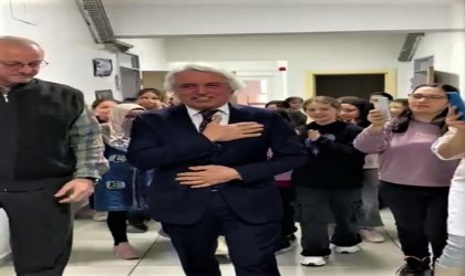 Emekliye ayrılan öğretmene duygulandıran sürpriz