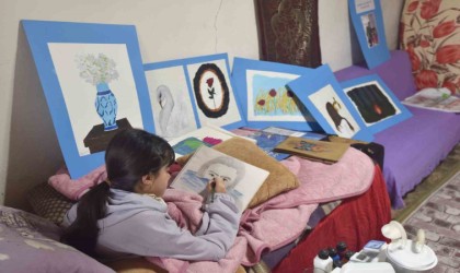 Engelli genç kız, resim sevgisiyle hayata tutunuyor