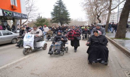 Engelliler Gününde farkındalık için yürüdüler