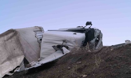 Erzurum-Artvin yolunda tır kazası