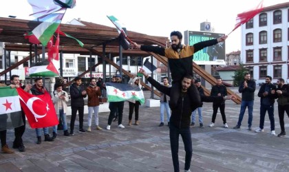Esed rejimi çöktü, Kütahyada Suriyeliler kutlama yaptı
