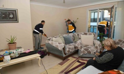 Esenyurt Belediyesinden vatandaşlara evde temizlik hizmeti