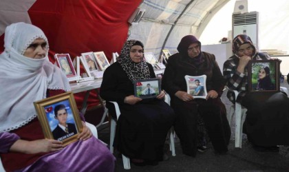 Evlat nöbetindeki aileler yeni yılda çocuklarına kavuşmayı umut ediyor