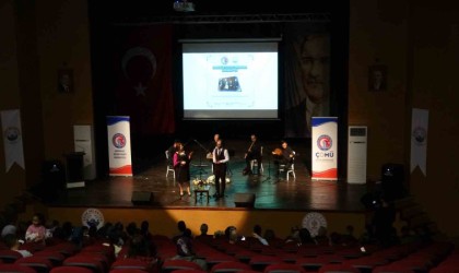 Ezinede köy çocukları için verilen konsere, bilet yerine bot ile girdiler