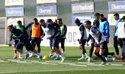 Fenerbahçe, Başakşehir maçı hazırlıklarını tamamladı