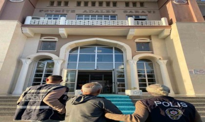 Fethiyede kiracı ev sahibini soydu