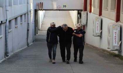 FETÖden aranan eski 4. sınıf emniyet müdürü Adanada yakalandı
