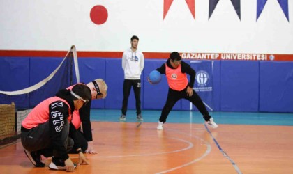 GAÜNde engelleri aşan goalball maçı düzenlendi