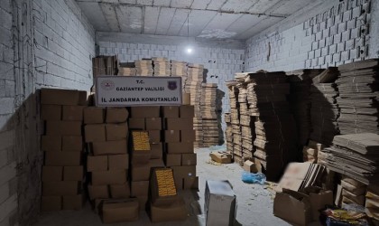 Gaziantepte 7 milyon lira değerinde sahte tavuk bulyon ele geçirildi: 5 gözaltı