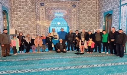 Gedizde aileler namazda buluştu, Filistin için dualar edildi