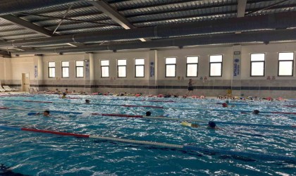 Göztepe yarı olimpik yüzme havuzu kış kursları başlıyor