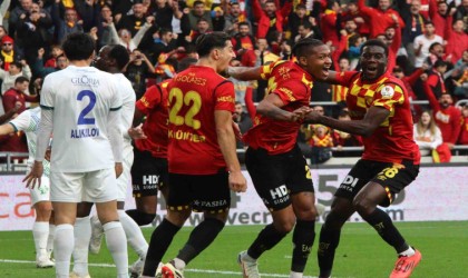 Göztepenin savunmacıları 12 gole doğrudan katkı verdi