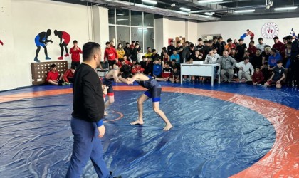 Hakkaride 3 bin 800 öğrenci, Gençlik ve Spor İl Müdürlüğünün kurslarında eğitim alıyor