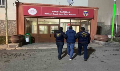 Hakkaride çeşitli suçlardan aranan bin 445 kişi yakalandı