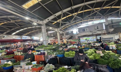 Halk pazarında fiyatlar aynı kaldı