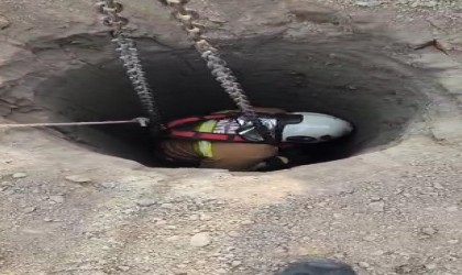 Hatayda 17 metre derinliğindeki kuyuya düşen köpeği itfaiye kurtardı