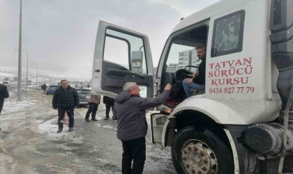 İl Milli Eğitim Müdürü Gür, direksiyon sınavı alanlarını ziyaret etti