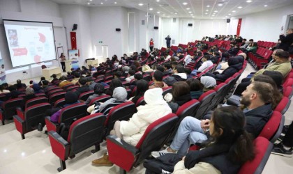 İletişim Fakültesinde jandarma ile siber suçlar ve KOM farkındalığı