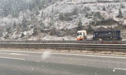 Ilgaz Dağında kar yağışı etkili olmaya başladı