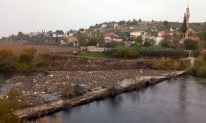 İnatçı filminin çekildiği tarihi taş köprü tekrar tıkandı