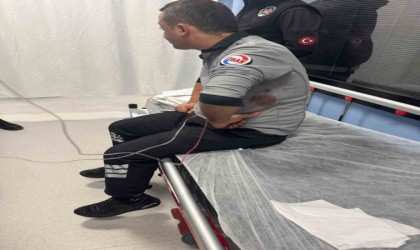 İZBANda sigara kavgası: 2 güvenlik görevlisi bıçaklandı