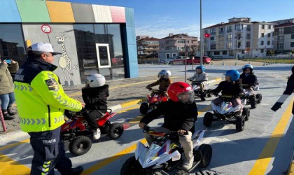 Jandarmadan öğrencilere trafik eğitimi