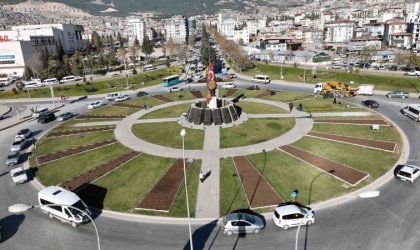 Kahramanmaraşta 500 bin mevsimlik çiçek toprakla buluştu