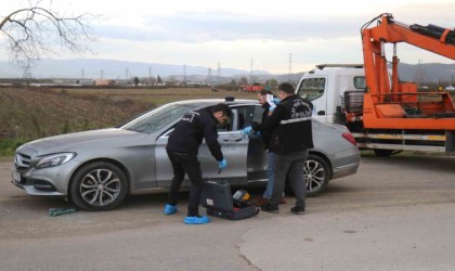 Kalp Damar Cerrahı otomobilinde başına poşet geçirilmiş halde ölü bulundu