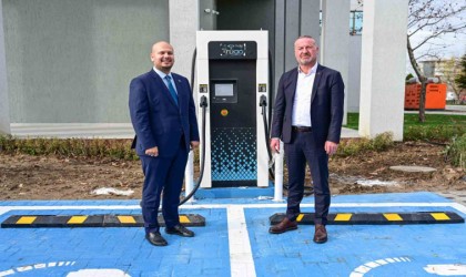 Karacabeyde elektrikli araç şarj istasyonları hizmete girdi