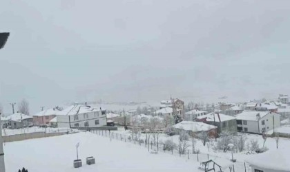 Karlıovada kardan kapanan 7 köy yolu ulaşıma açıldı