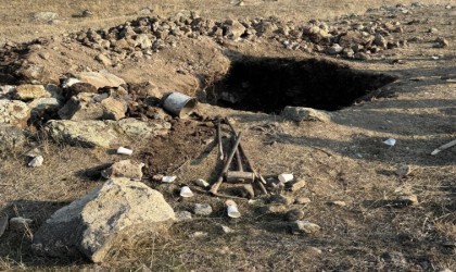 Karsta jandarmadan kaçak kazıya suçüstü