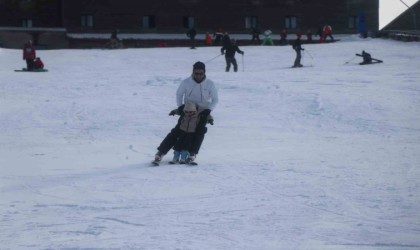 Kartalkayada kayak sezonu erken açıldı: Pistlerde 1 metre kar
