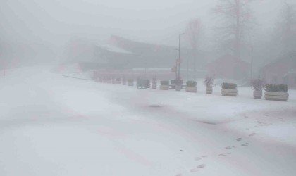 Kartepede kar yağışı etkili oluyor