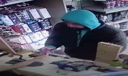 Kartını çalan hırsızı alışveriş yaptığı dükkanların güvenlik kamerasından tespit etti
