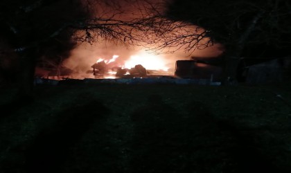 Kastamonuda 2 katlı ahşap ev küle döndü