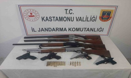 Kastamonuda yasadışı yollarla temin edilen çok sayıda silah ele geçirildi