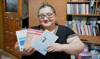 Kendisini hayata bağlayan kitaplarını Osmangazi Belediyesine bağışladı