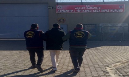 Kesinleşmiş cezası bulunan firari uyuşturucu taciri yakalandı
