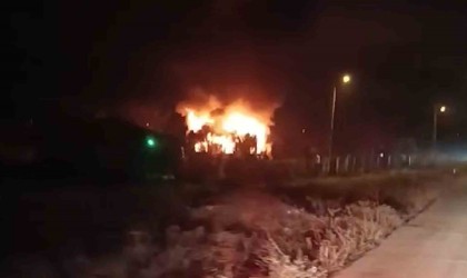 Kırıkkalede bağ evi alev alev yandı