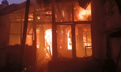 Kırkağaçta çıkan ev yangını: 1 ölü