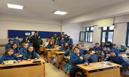 Kocaelisporlu futbolcular öğrenciler ile buluştu