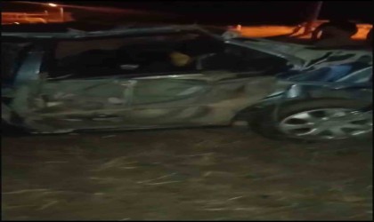 Köpeğe çarpmamak için manevra yapan sürücü, facianın eşiğinden döndü