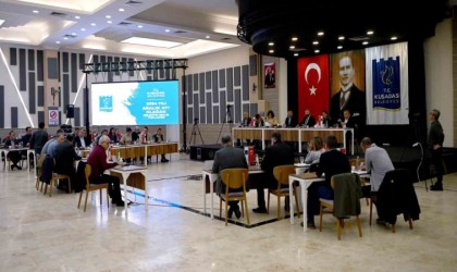 Kuşadası Belediye Meclisi yılın son toplantısını yaptı