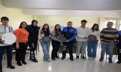 Lise öğrencilerine “Dekoratif Tablo kursu açıldı