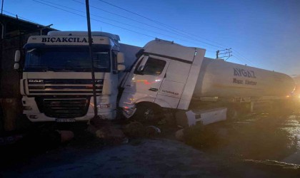 LPG yüklü tanker tıra çarptı: Facianın eşiğinden dönüldü