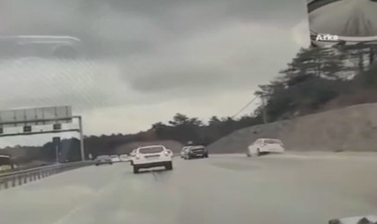 Makas atarken kazaya neden oldular, arkalarına bile bakmadan yola devam ettiler