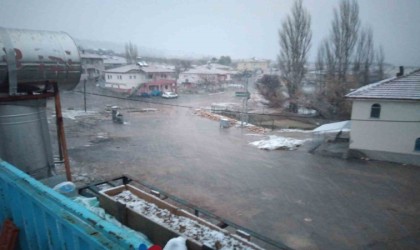 Malatyada yüksek rakımlı bölgelerde kar yağışı etkili oldu