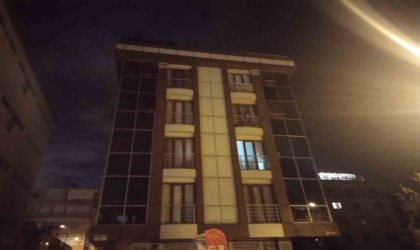 Maltepede cinnet getiren şahsı polis etkisiz hale getirdi