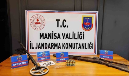 Manisada Doğu Roma dönemine ait 23 sikke ele geçirildi